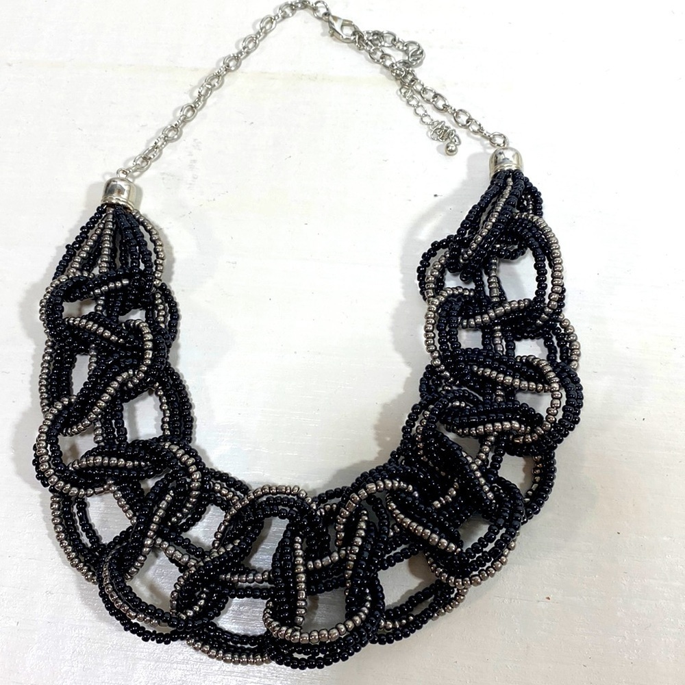 Silver and black beaded necklace - Picture 2 of 6